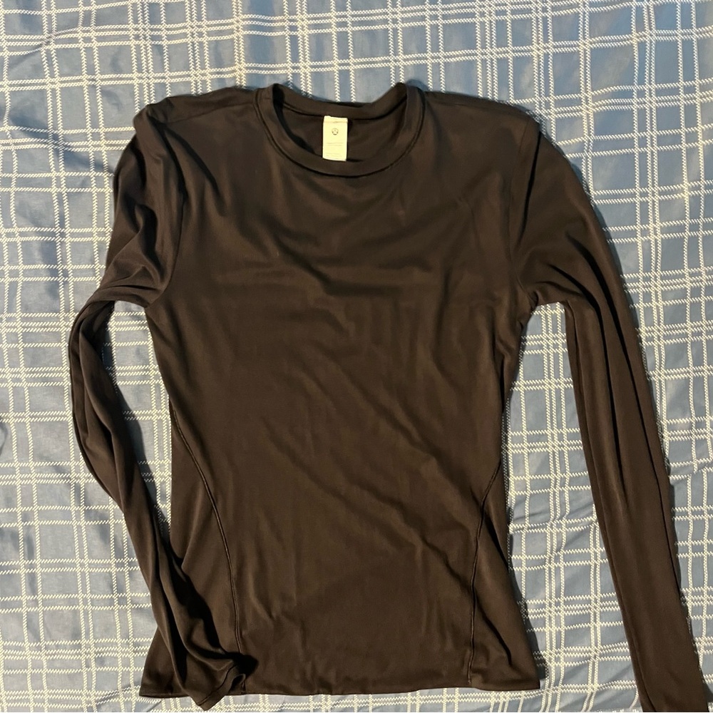 Lululemon pre loved black long sleeve shirt size S worn once on super soft